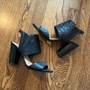 NWOT Tahari black leather heels